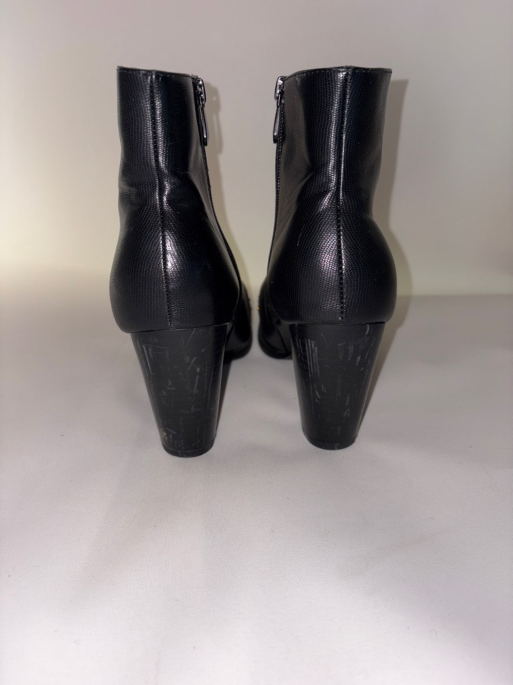 Olivia Miller Cortlandt Black Ankle Booties with Gold Eyelet Toe Size 10 - Picture 5 of 11
